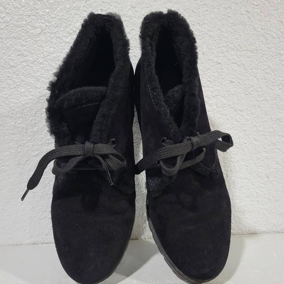 Prada Suede and Shearling Ankle Boots Size EU 39 / US 8.5 Black - Picture 4 of 9